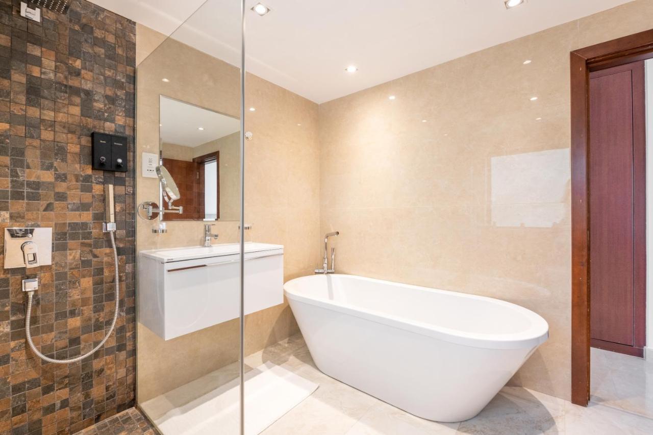 Deluxe Retreat In Jbr - Million Dollar View - Balcony Appartement