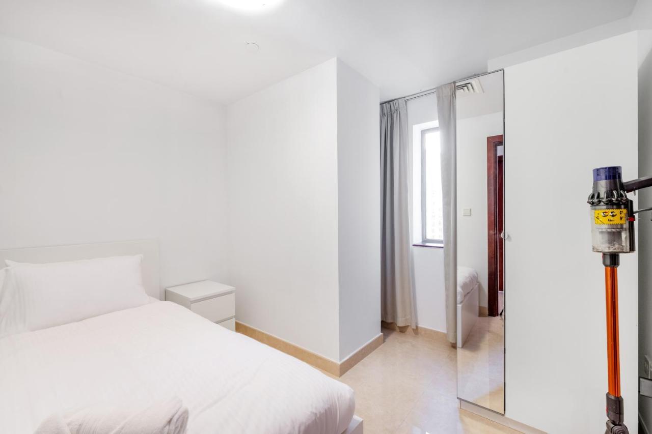 Deluxe Retreat In Jbr - Million Dollar View - Balcony * دبي